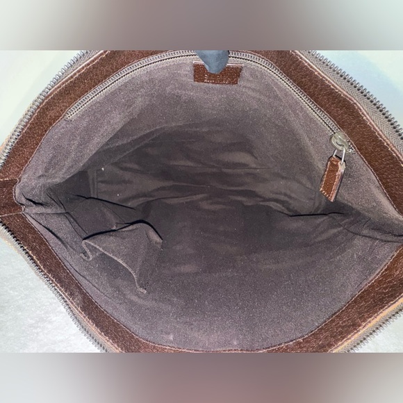 Gucci Vintage Monogram Flat Messenger Bag, Unisex. - Picture 8 of 15